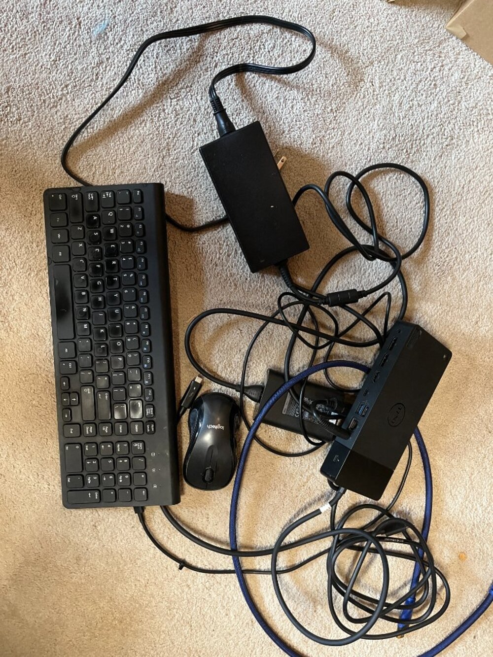 Dell Docking System, Wireless Key and Mouse, Power Cords (Great Bundl1) - Picture 5 of 16
